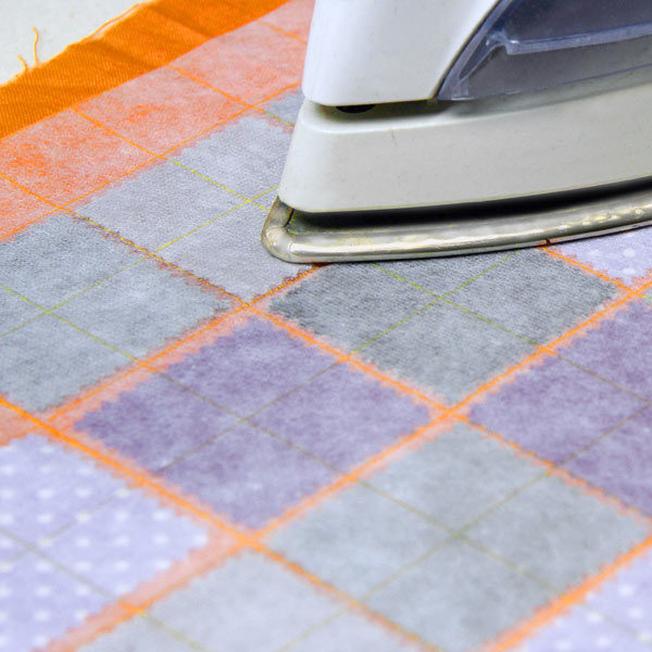 ENTRETELA TERMOAD. QUILTER'S GRID (cuadrado 2,5cm) - Image 4